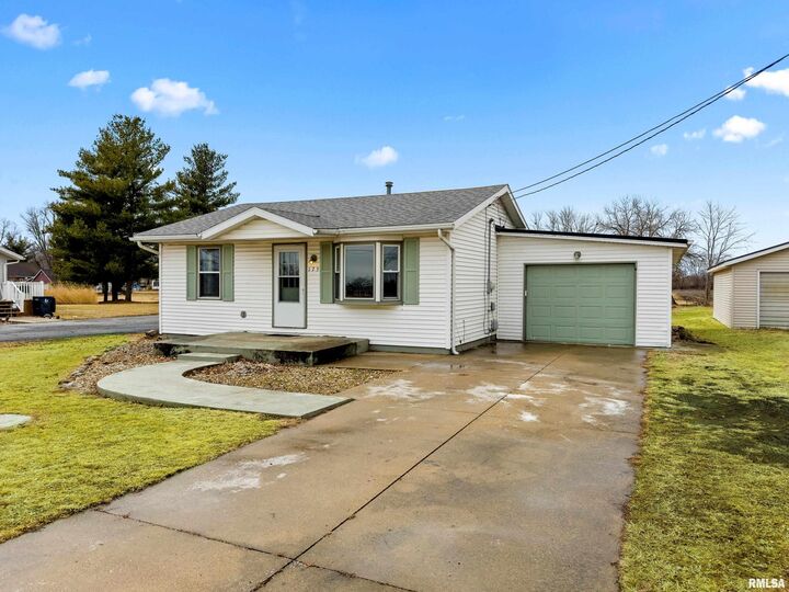 Property Photo:  175 N 20th Avenue  IL 61520 