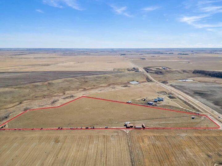 Property Photo: 292090 Twp Rd 290 AB T0M 0S0