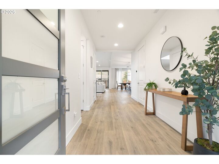 Property Photo:  5891 SW 67th Pl  OR 97225 