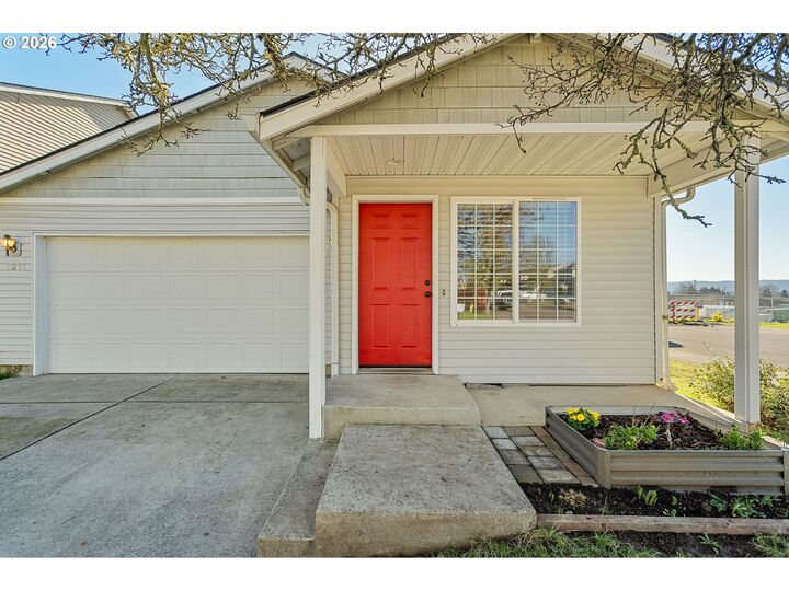 Property Photo:  1211 W 29th St  WA 98660 