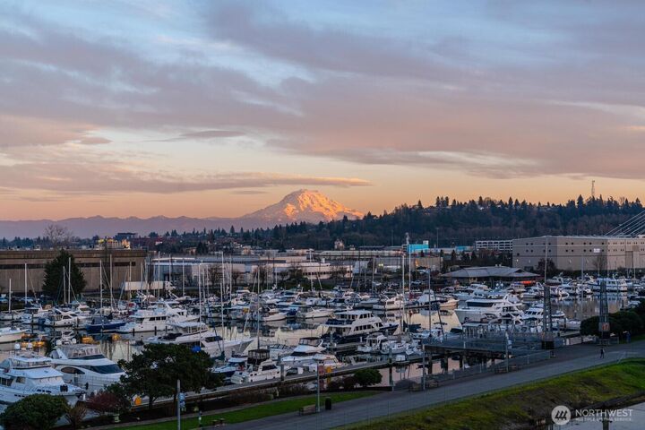 Property Photo:  1515  Dock Street 522  WA 98402 