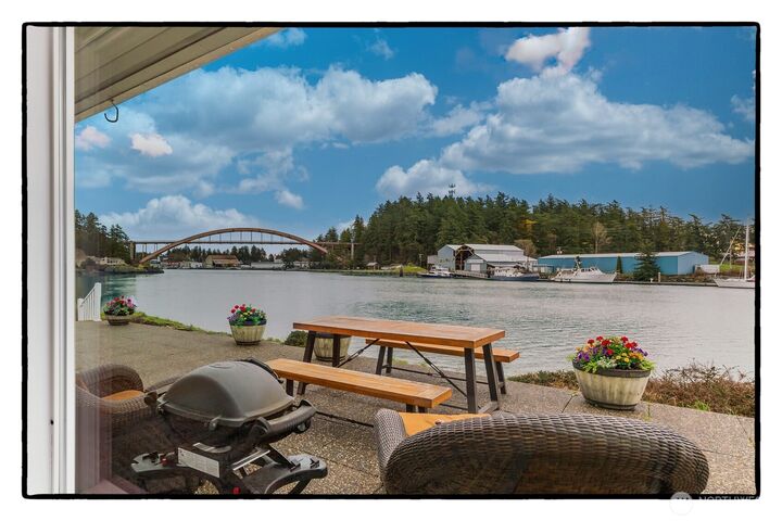 Property Photo:  106  Chinook Place  WA 98257 