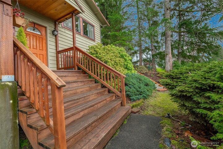 Property Photo:  1636  Amy Court  WA 98226 