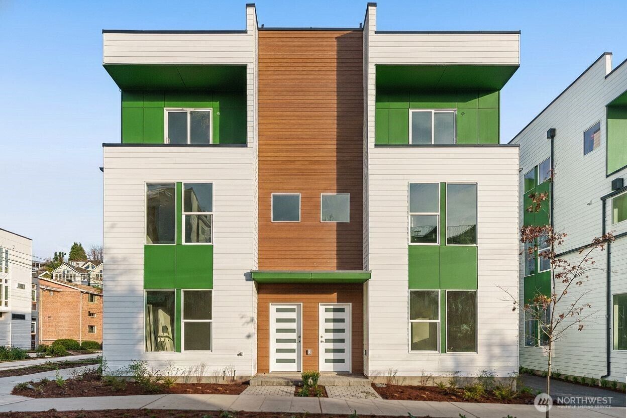 Property Photo: 904 A 28th Avenue S WA 98144