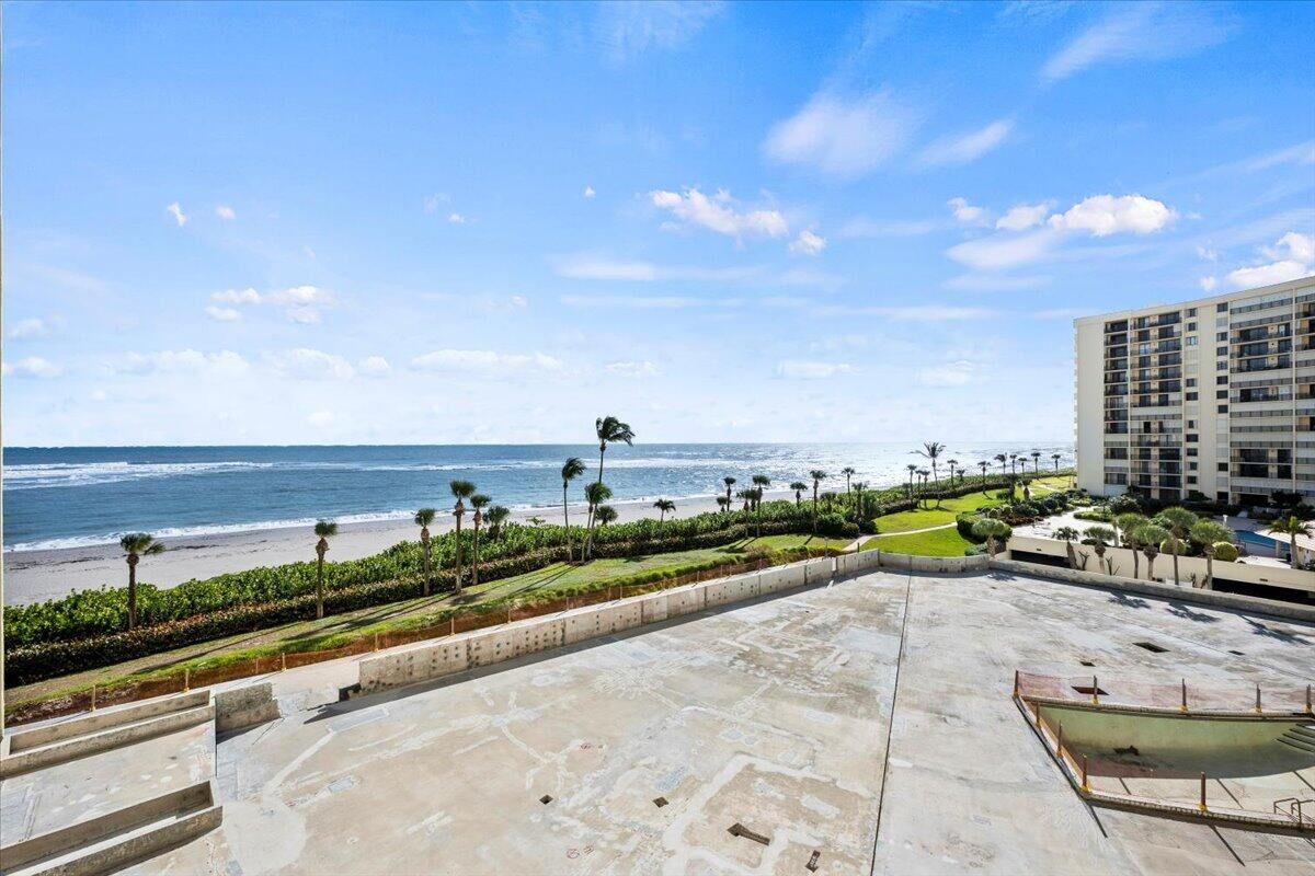 Property Photo: 400 Ocean Trail Way 504 FL 33477