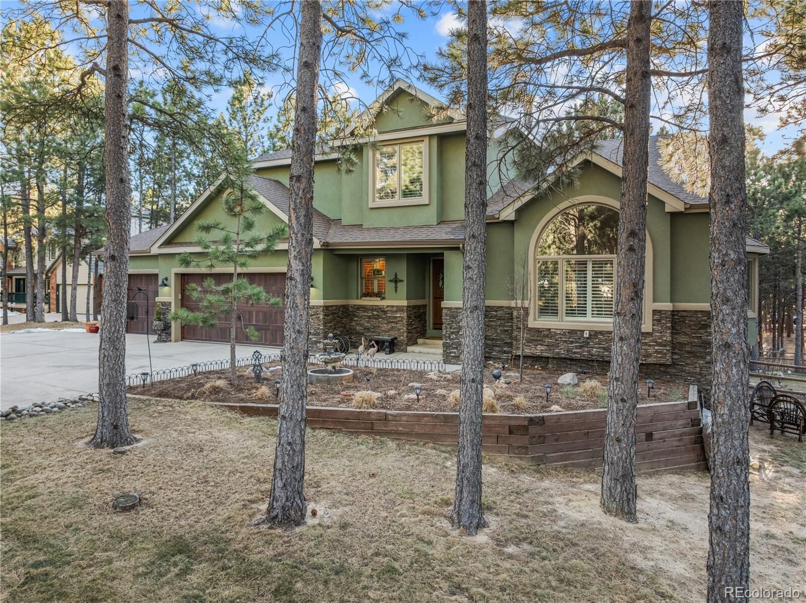 Property Photo: 2 S Sherwood Glen CO 80132