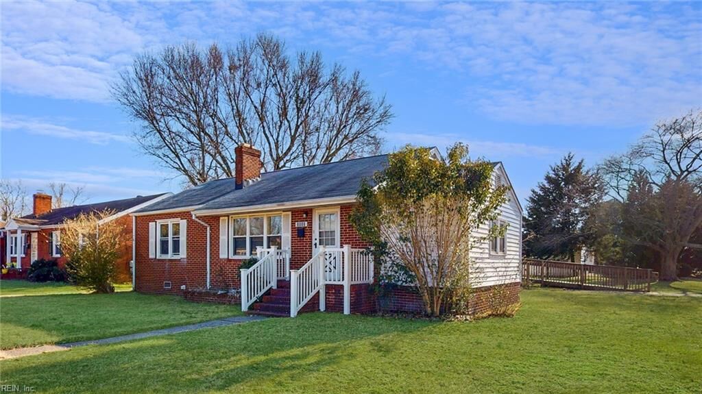 Property Photo: 1813 Canterbury Rd VA 23666