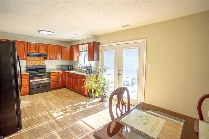 Property Photo:  661 Orangewood Dr  VA 23453 