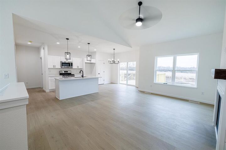 Property Photo:  2050 Arbor Ridge Way  WI 53548 