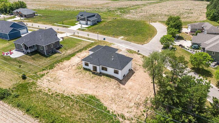Property Photo:  2050 Arbor Ridge Way  WI 53548 