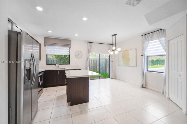 Property Photo:  20814 NE 5th Ct 20814  FL 33179 