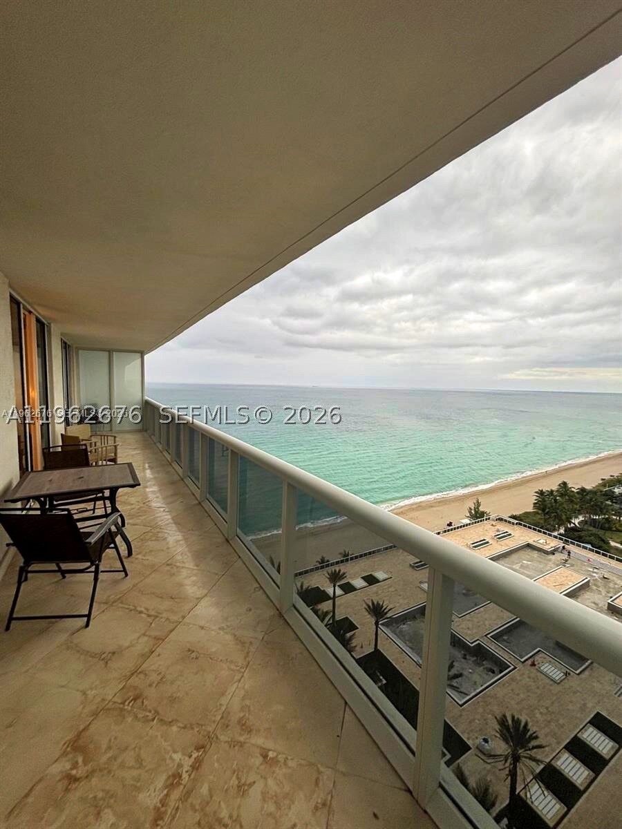 Property Photo:  1830 S Ocean Dr 2004  FL 33009 