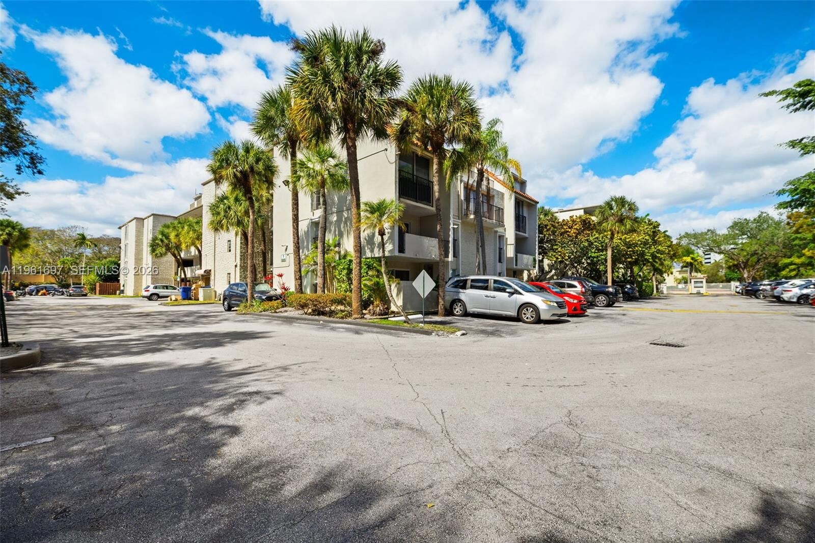 Property Photo: 6886 N Kendall Dr D102 FL 33156