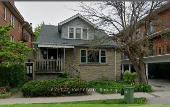 995 Main Street E — photo 1