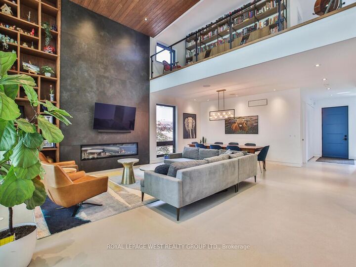 4 Old Oak Road — photo 1