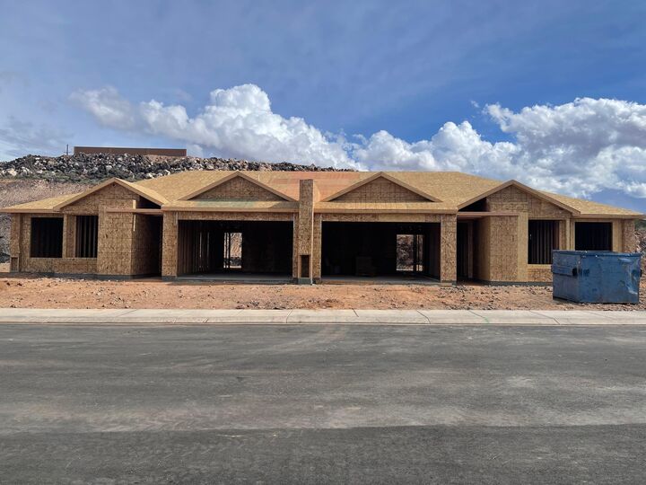 Property Photo:  1624 W 470 N  UT 84737 