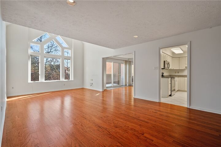 Property Photo:  100 Denniston St 304  PA 15206 