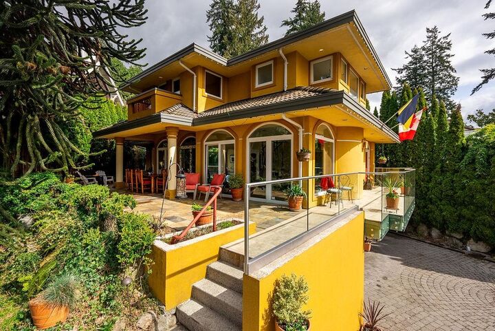 Property Photo: 2635 Rosebery Avenue BC V7V 3A3