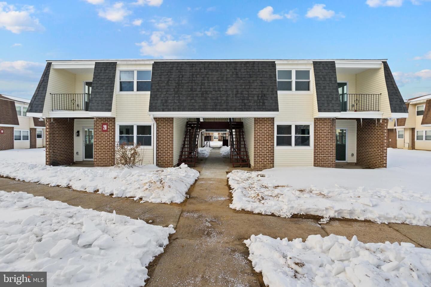 Property Photo:  20-1 Florence Tollgate Place 1  NJ 08518 