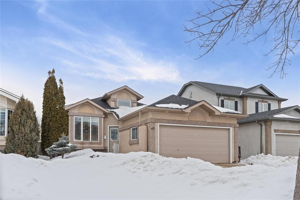 Property Photo: 48 Gablehurst Crescent MB R2N 4L7