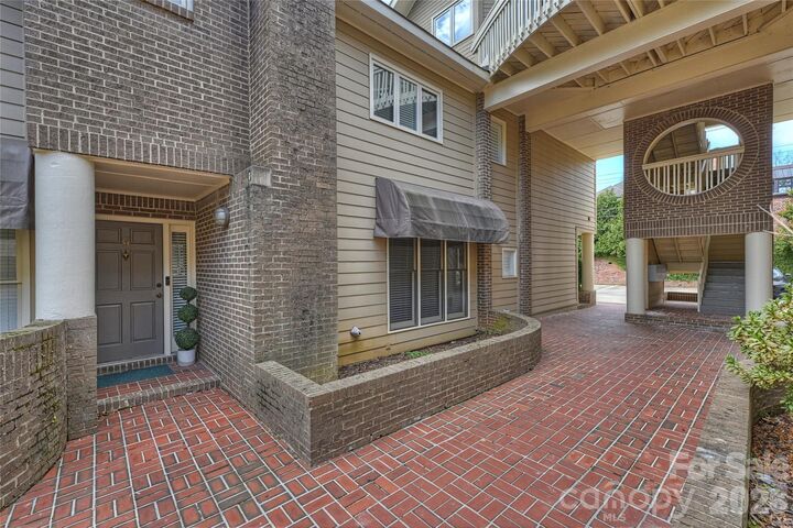 Property Photo: 2330 Roswell Avenue G NC 28207