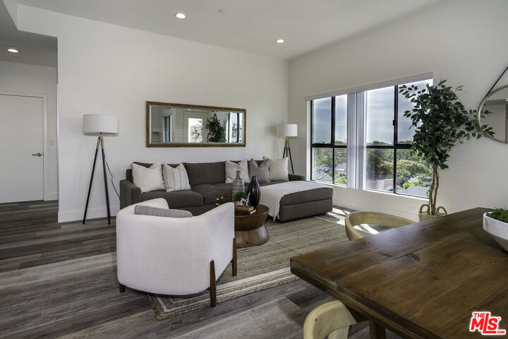 Property Photo: 2465 Purdue Ave CA 90064