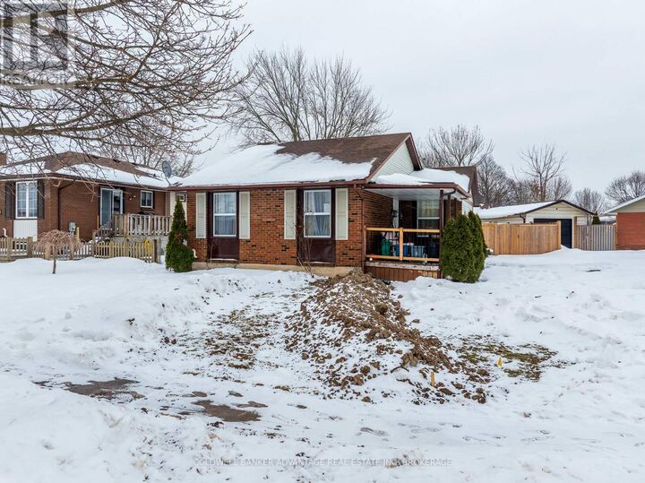 Property Photo:  25 Newleaf Crescent  ON L3C 6B4 