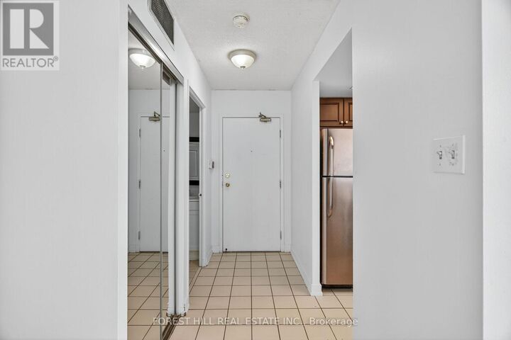 Property Photo: 285 Enfield Place 210 ON L5B 3Y6