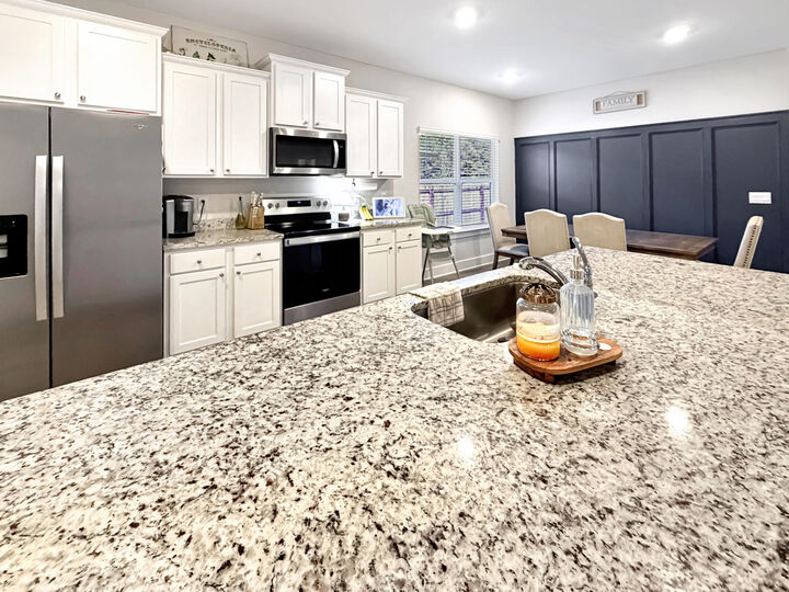 Property Photo:  2456 Dakota Way  FL 32536 