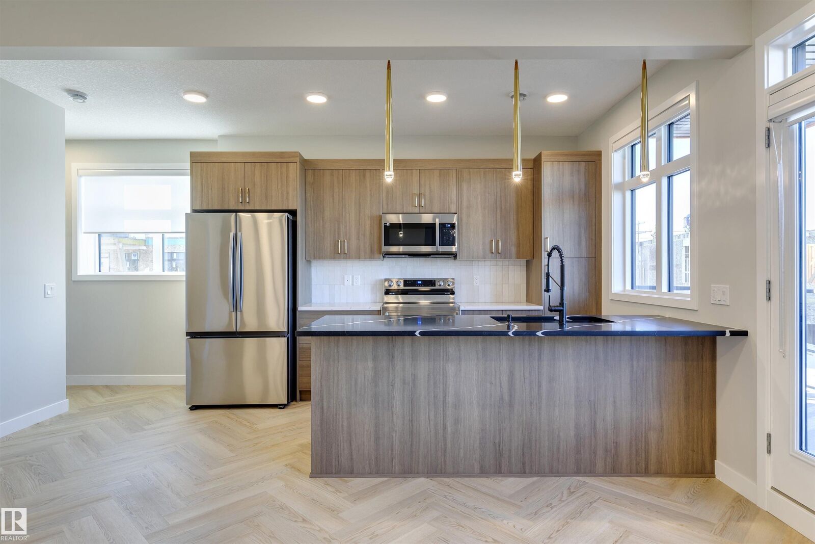 Property Photo: 16231 19 Avenue SW 20 AB T6W 5C6