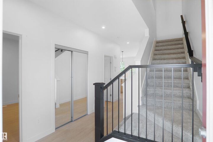 Property Photo:  4643 Kinsella Landing SW  AB T6W 5G9 