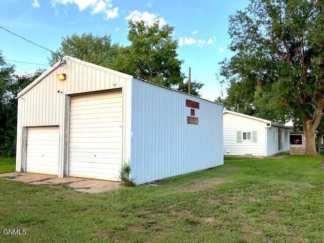 Property Photo:  211 Bismarck Street  ND 58638 