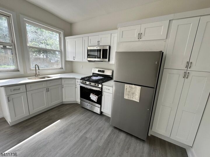 Property Photo:  466 Conover Ter 1L  NJ 07050 