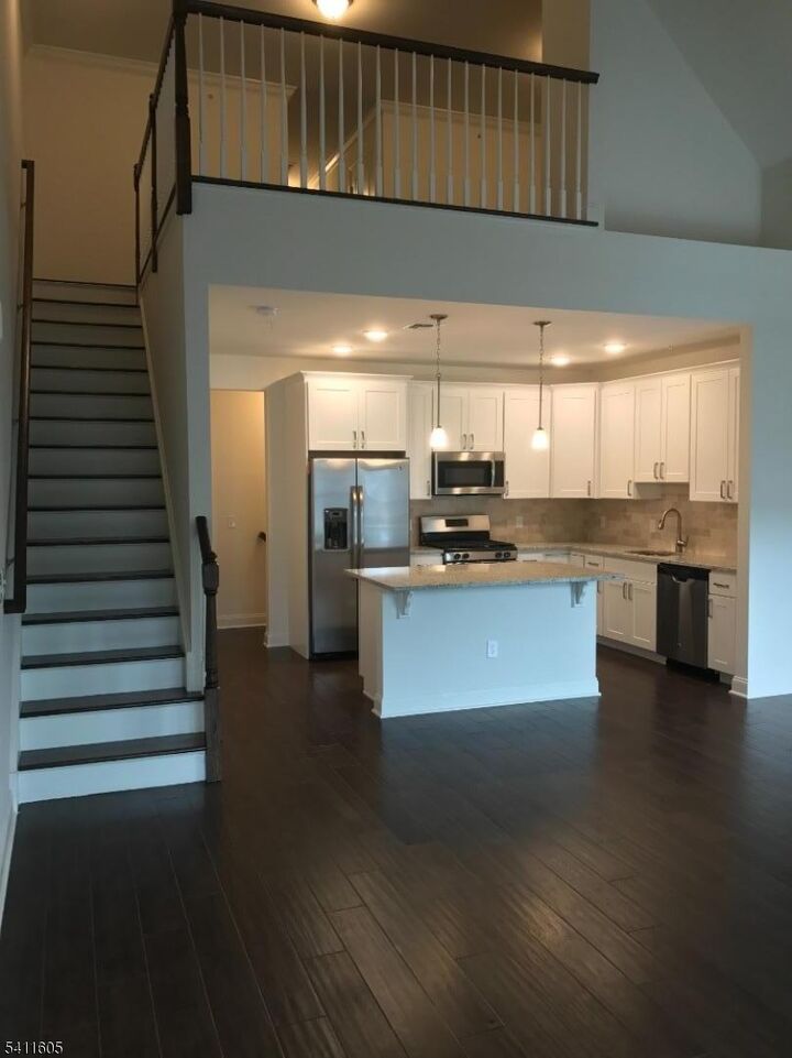 Property Photo:  36 Elston Ct  NJ 07420 