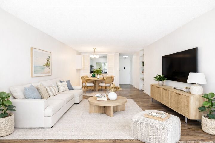 Property Photo:  469 Ena Road 811  HI 96815 