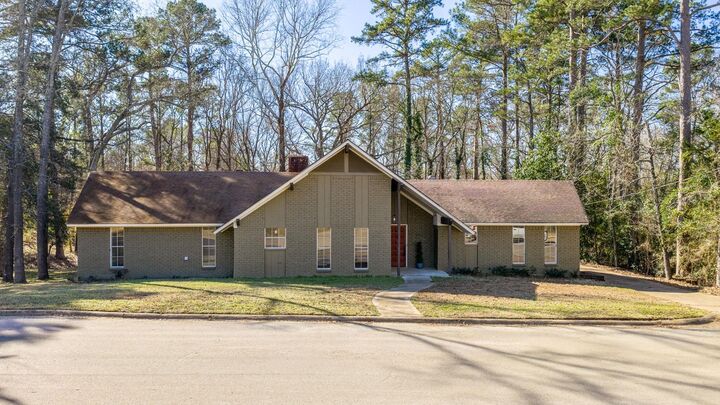 Property Photo:  401 Kingsway Dr.  TX 75684 