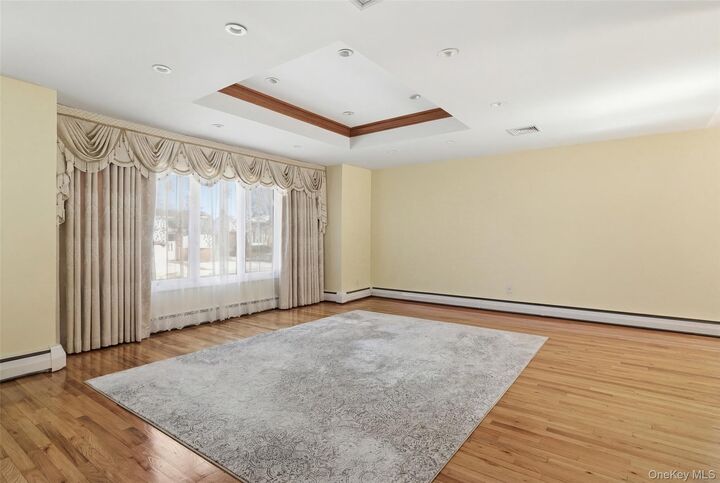 Property Photo:  716 Park Lane  NY 11581 