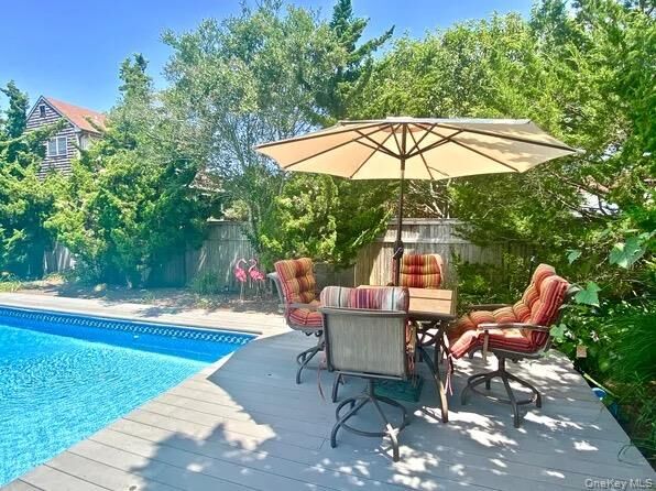 Property Photo:  16 Osceola Lane  NY 11968 