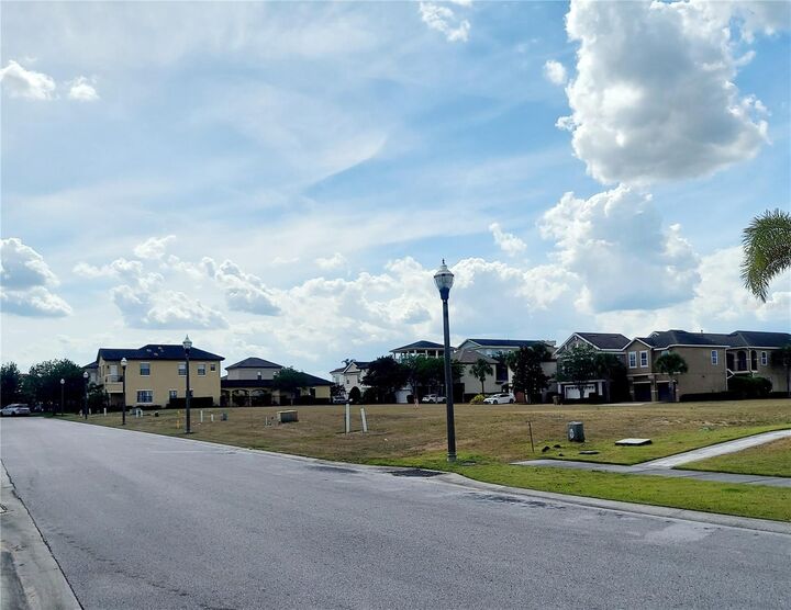 Property Photo:  7813 Loxahatchee Court  FL 34747 