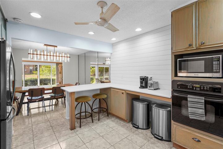 Property Photo: 5524 Palm Aire Drive 5524 FL 34243