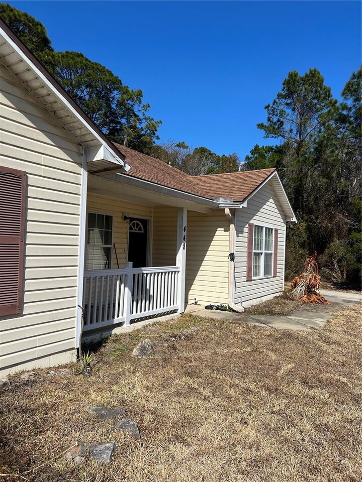 Property Photo:  448 Crescent Boulevard  FL 32095 