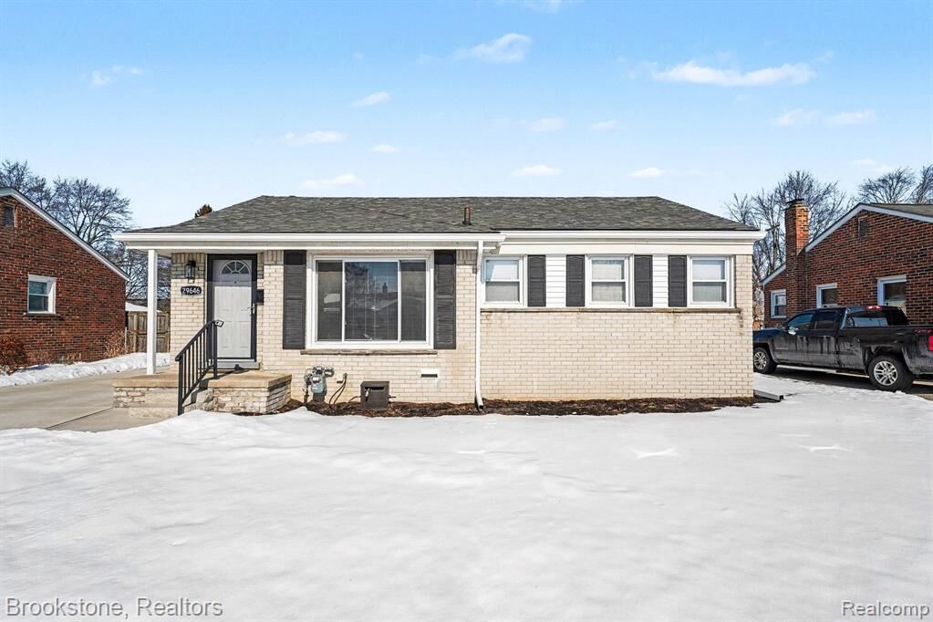 Property Photo: 29646 Robert Drive MI 48150 3048