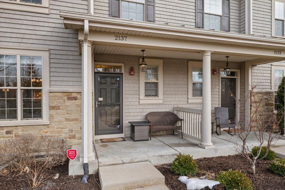 Property Photo: 2137 Dauntless Drive IL 60026