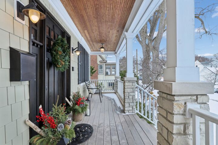 Property Photo:  1521 Gregory Avenue  IL 60091 