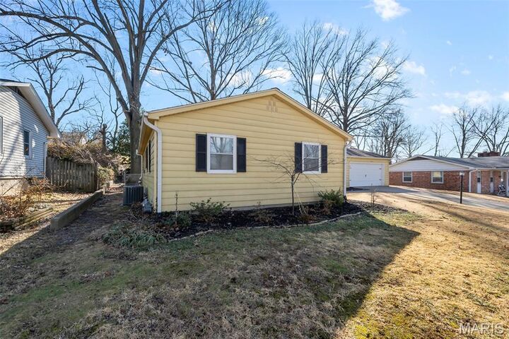 Property Photo: 1516 E Riverside Drive MO 63701