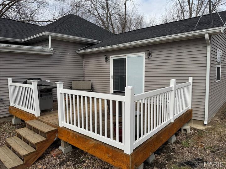 Property Photo:  843 Monroe Street  IL 62094 