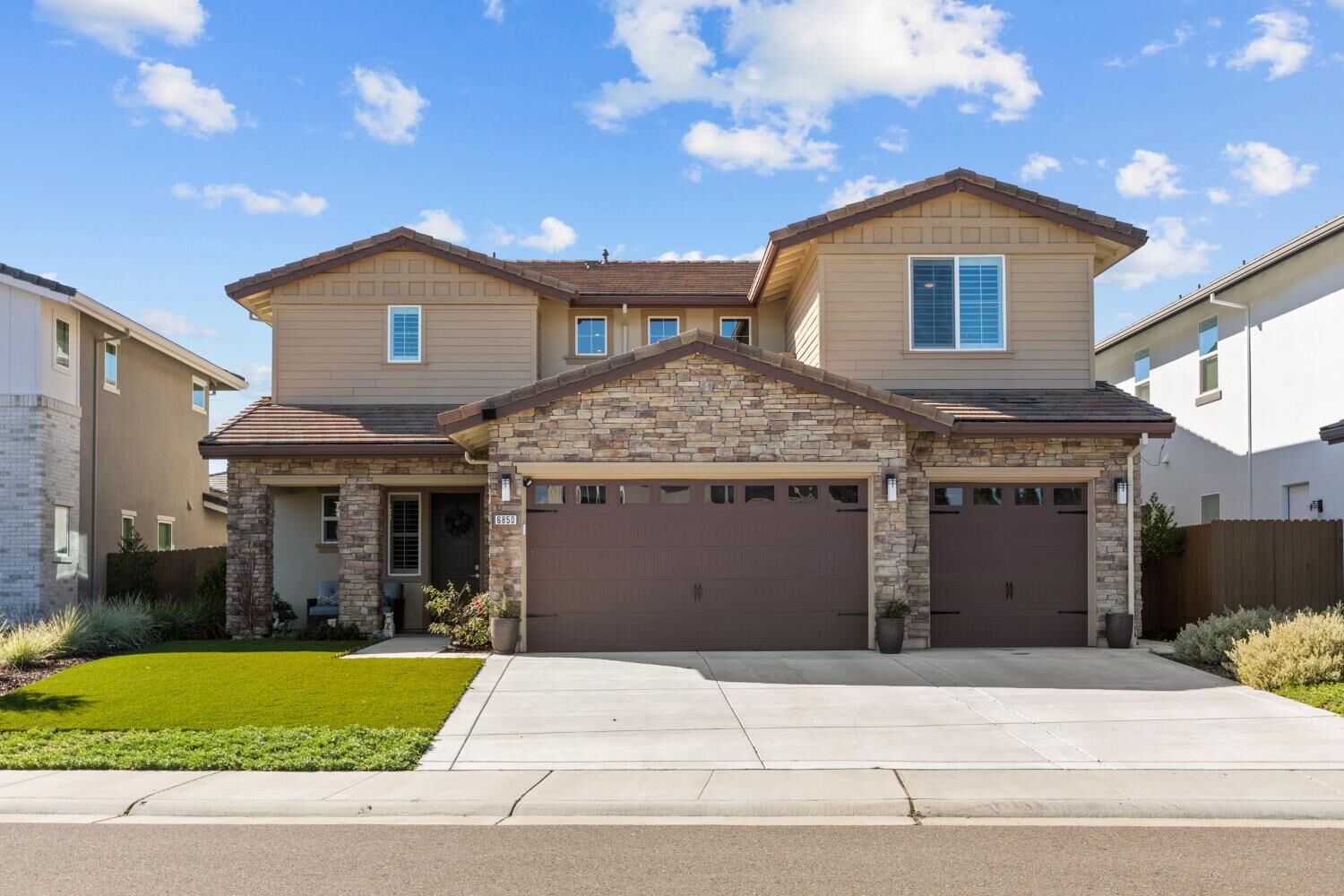 Property Photo:  6850 Saratoga Estates Drive  CA 95762 