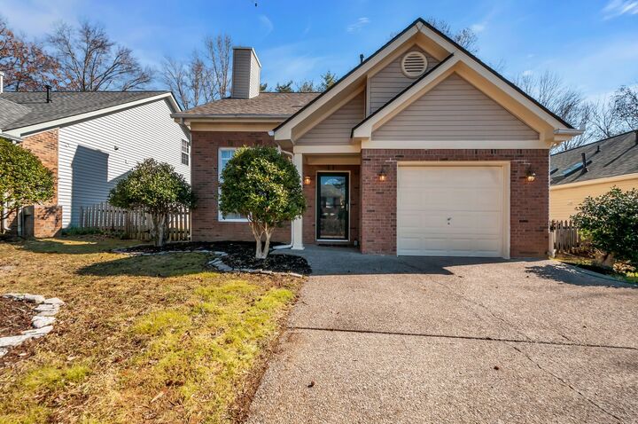 Property Photo:  406 Reigh Ct  TN 37069 