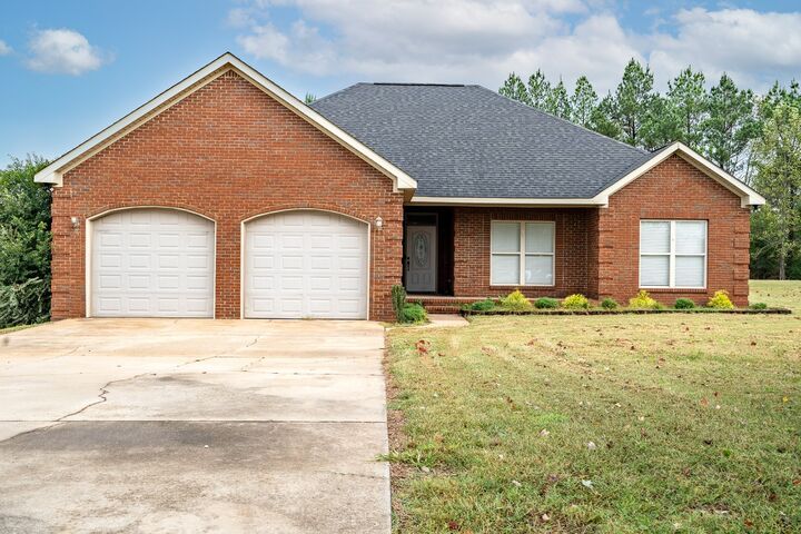 Property Photo:  52 Braden Cv  AL 35652 