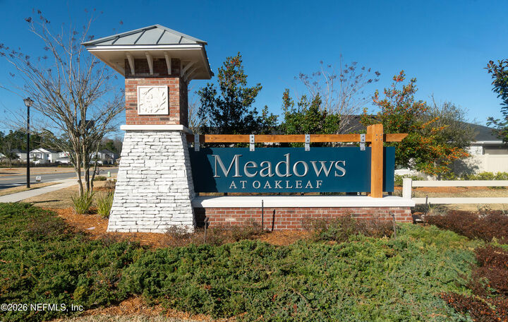 Property Photo: 7662 Merchants Way FL 32222